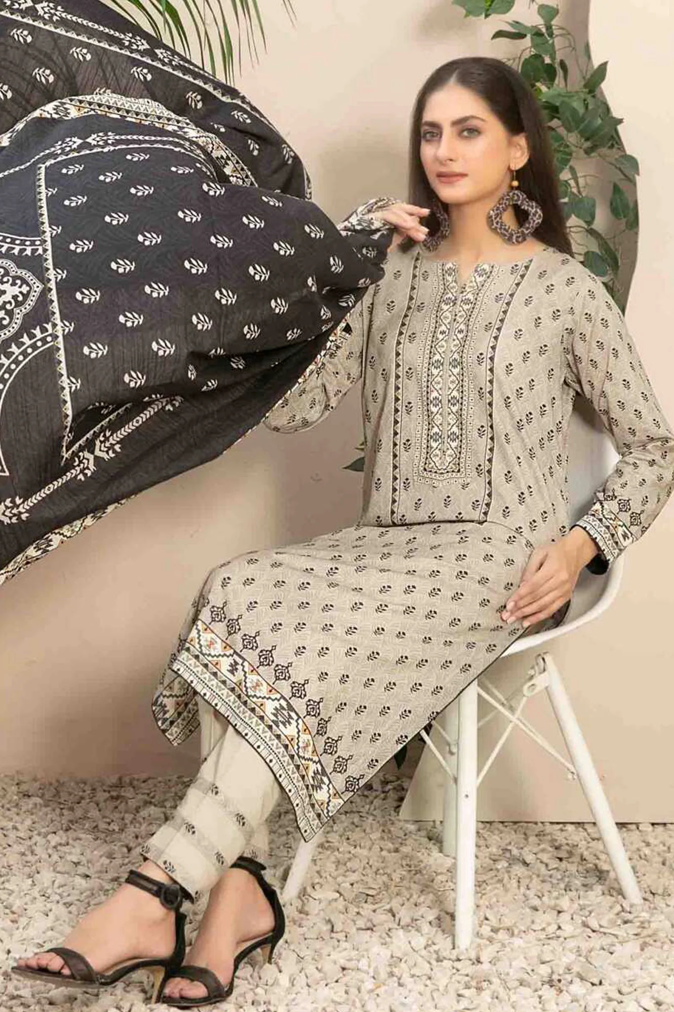 Tiyani By Tawakkal Unstitched 3 Piece Digital Printed Lawn Vol-02 Collection'2024-D-3599 - Image 3
