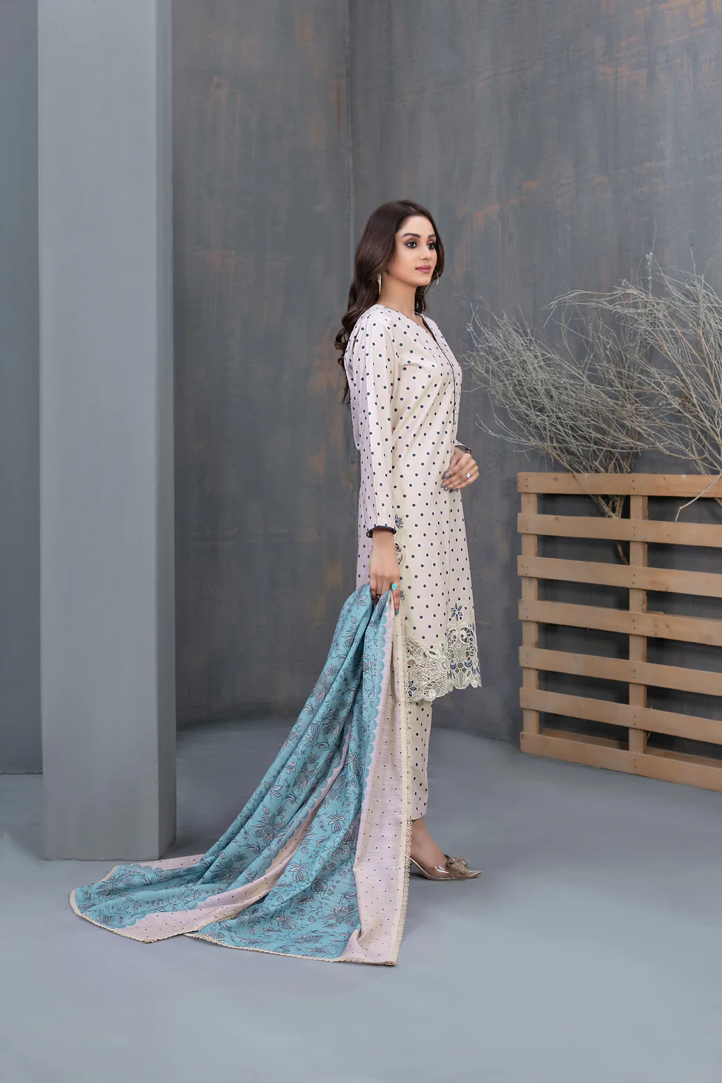 D-1705 - Nevaeh - Image 2