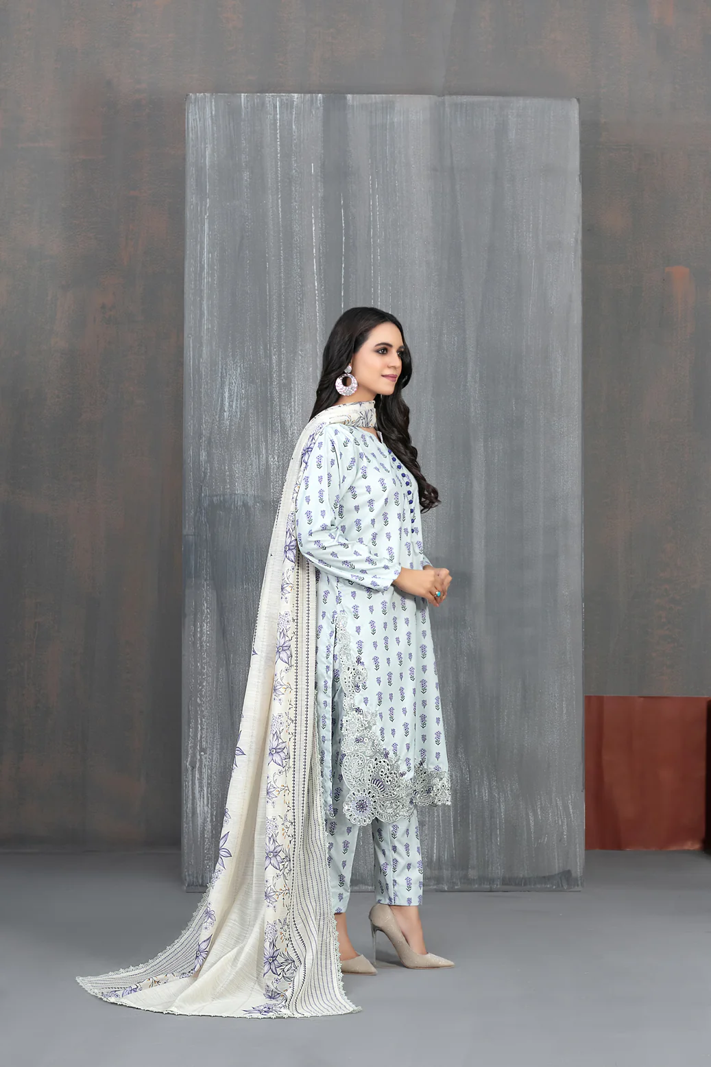 D-1706 - Nevaeh - Image 2