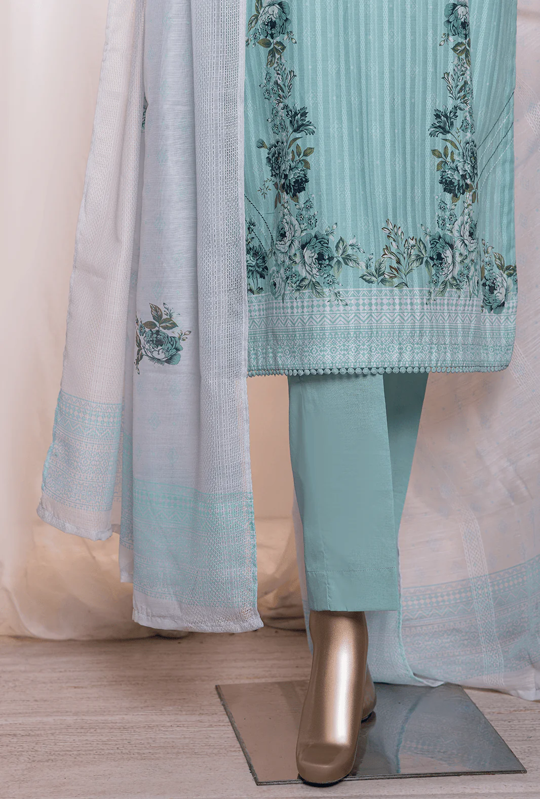 3 Piece Unstitched - Ninokara Digital Printed Lawn Suit - NP-207 - Image 2