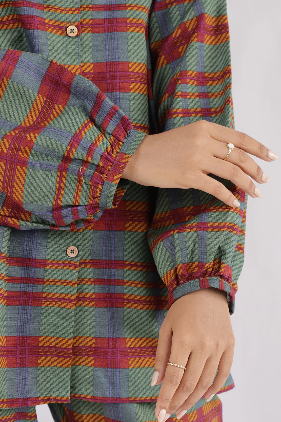 Stitched Printed Khaddar Shirt - Image 4