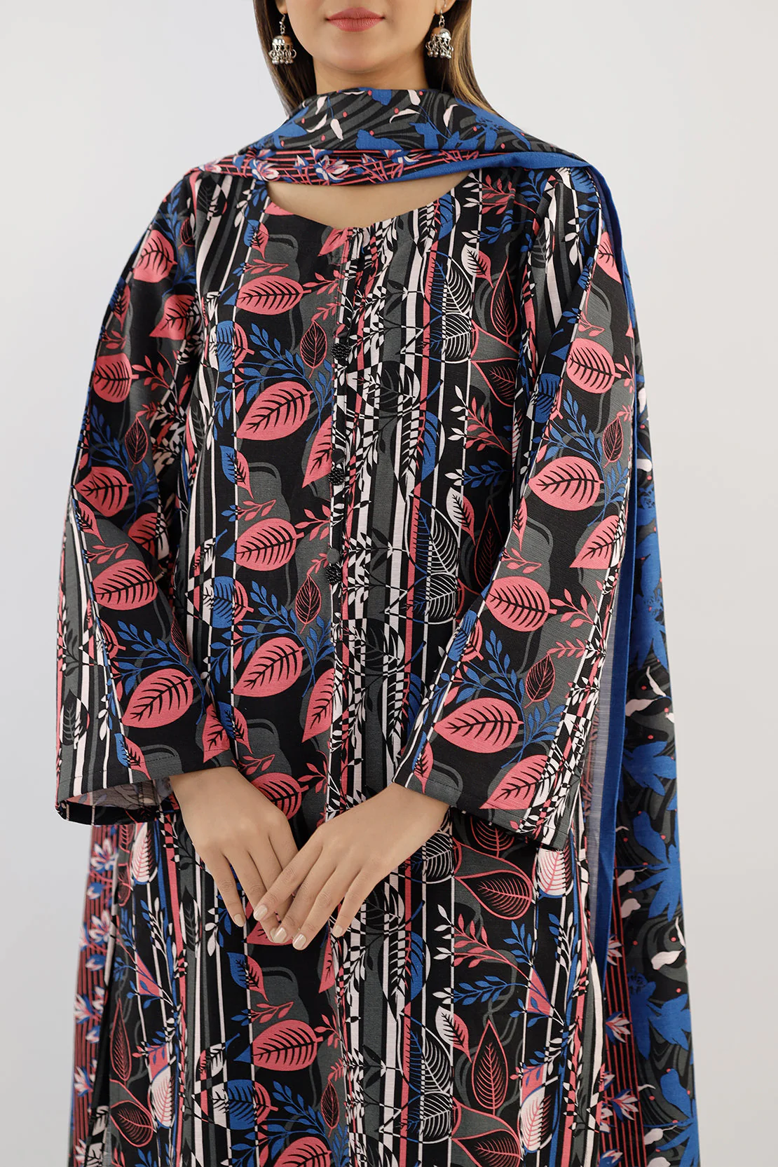 Printed Khaddar Stitched 3 Piece - Image 5