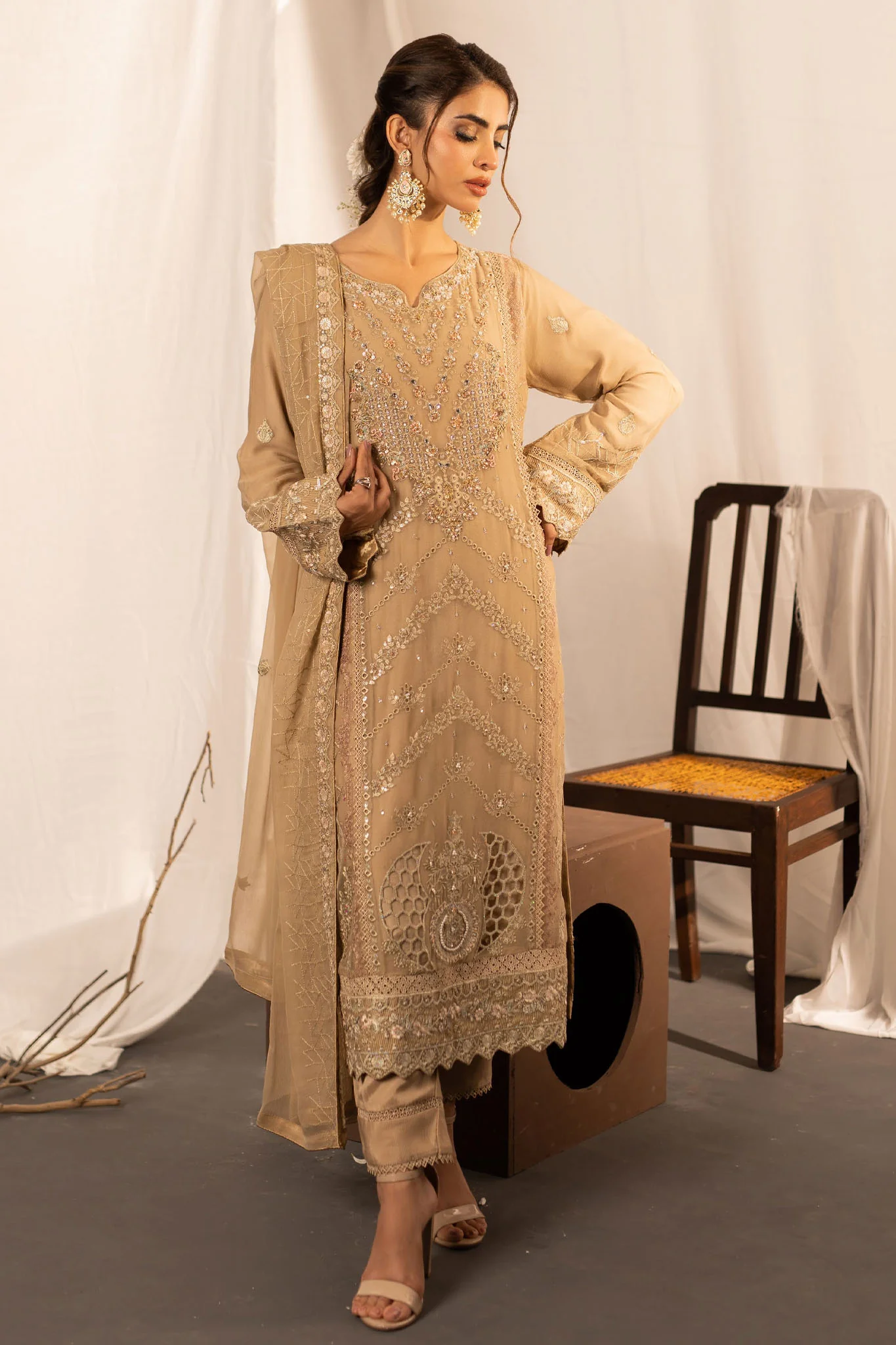 Dastan By Guzel Stitched 3 Piece Luxury Formals Collection'2024-D-01-Zareen - Image 4