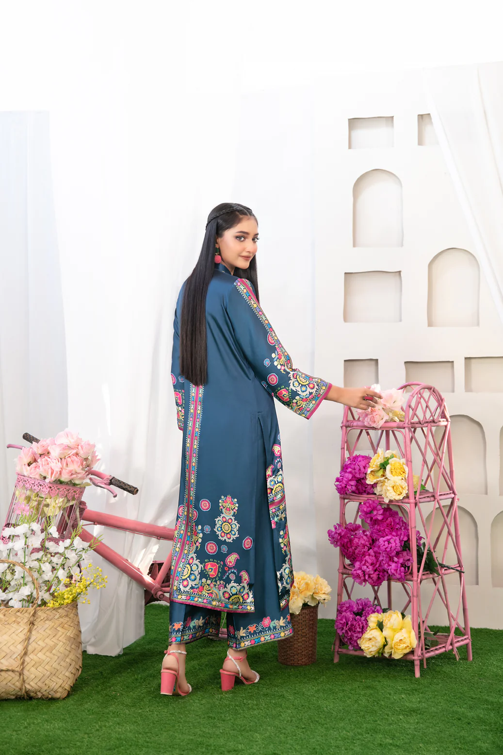 D-5204 - Damask - Image 2