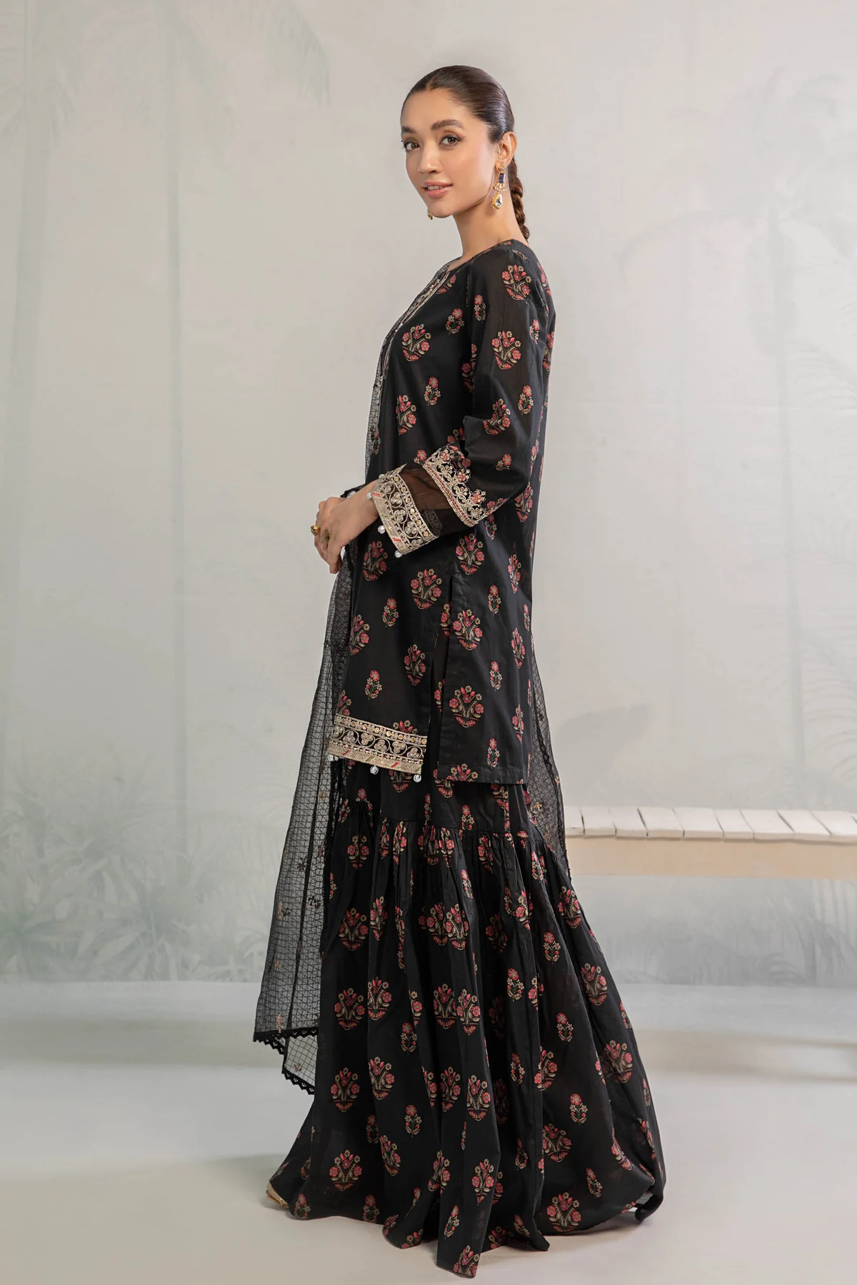 3 Piece Embroidered Lawn Suit | DW-EA23-06R1 - Image 5