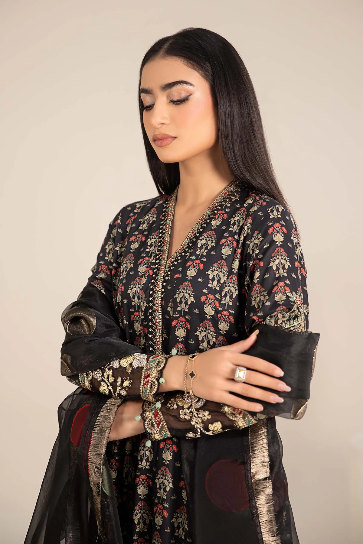 3 Piece Embroidered Lawn Suit | DW-EF25-54 - Image 3