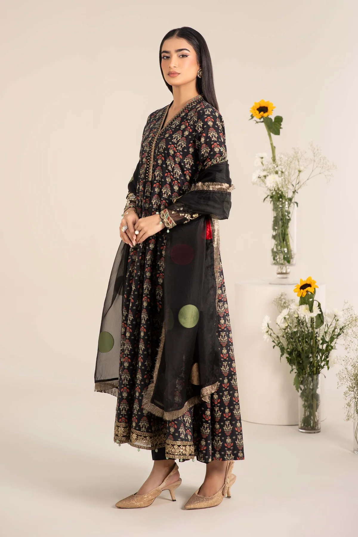 3 Piece Embroidered Lawn Suit | DW-EF25-54 - Image 4
