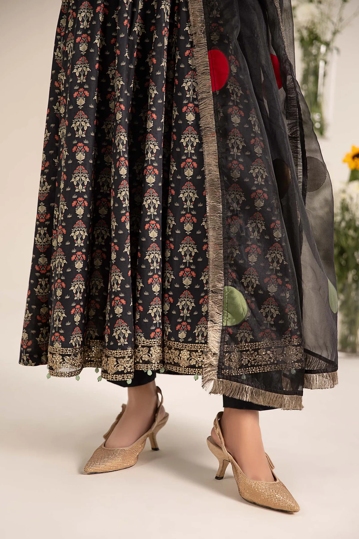3 Piece Embroidered Lawn Suit | DW-EF25-54 - Image 5