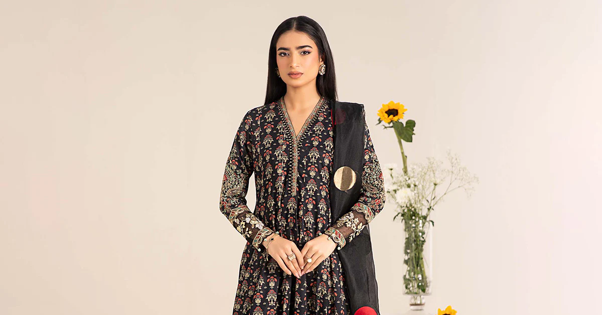 3 Piece Embroidered Lawn Suit | DW-EF25-54 - Image 7