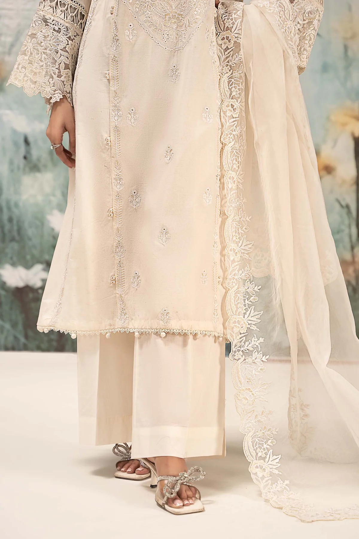 3 Piece Embroidered Lawn Suit | DW-EF25-95 - Image 5