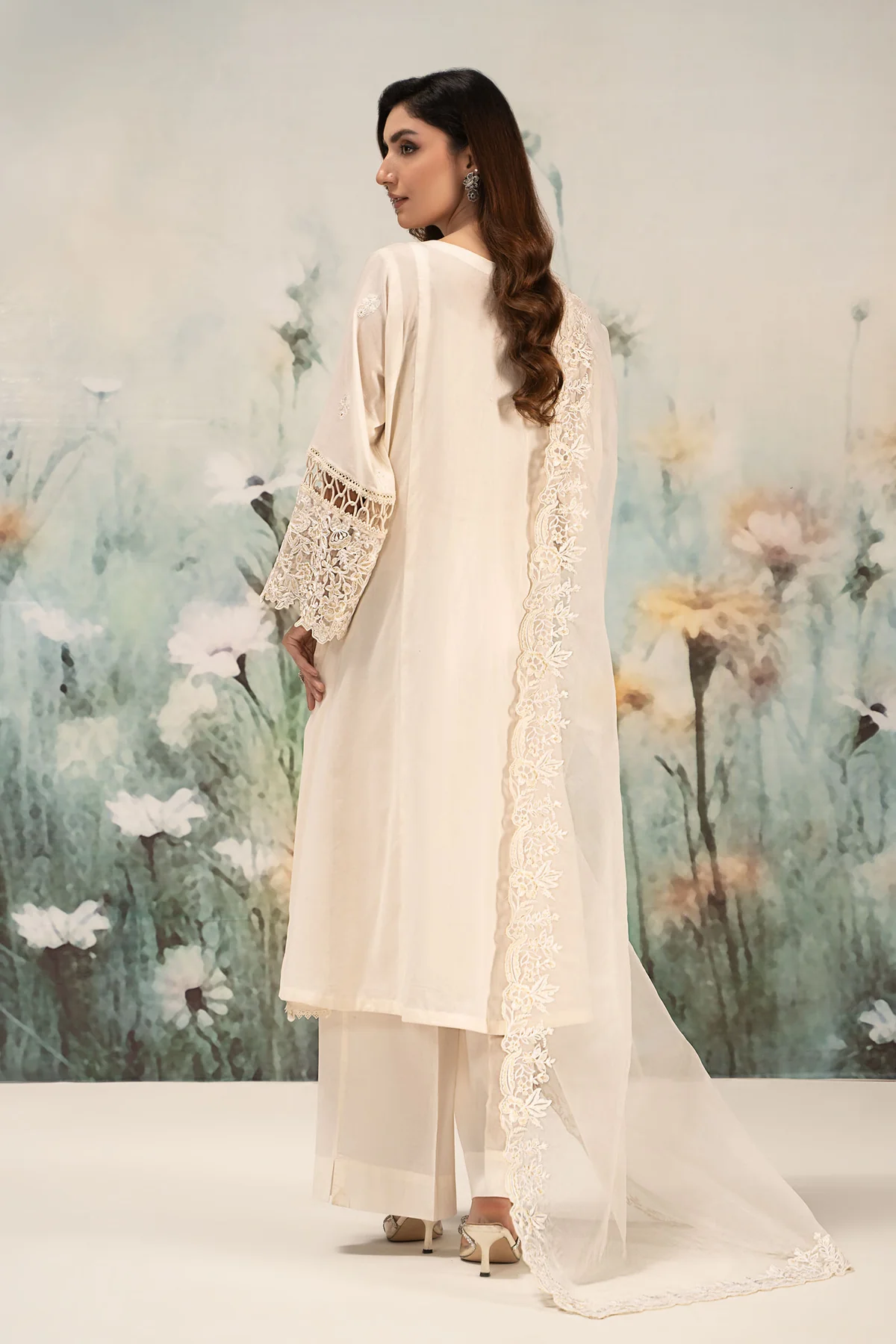 3 Piece Embroidered Lawn Suit | DW-EF25-95 - Image 7