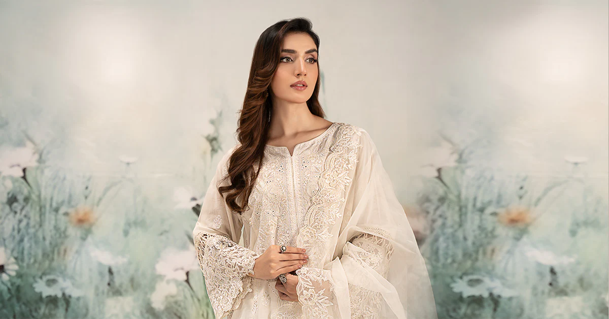 3 Piece Embroidered Lawn Suit | DW-EF25-95 - Image 8