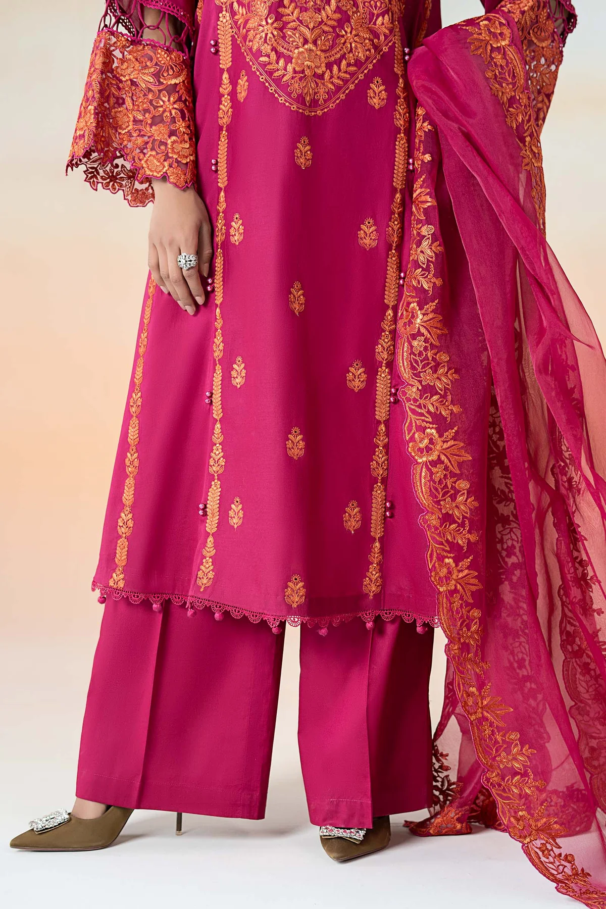 3 Piece Embroidered Lawn Suit | DW-EF25-95 - Image 9