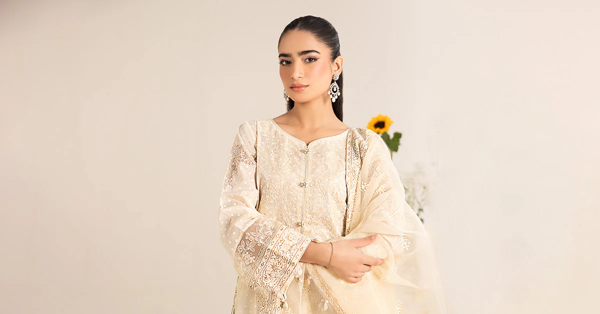 3 Piece Embroidered Lawn Suit | DW-EF25-99 - Image 7