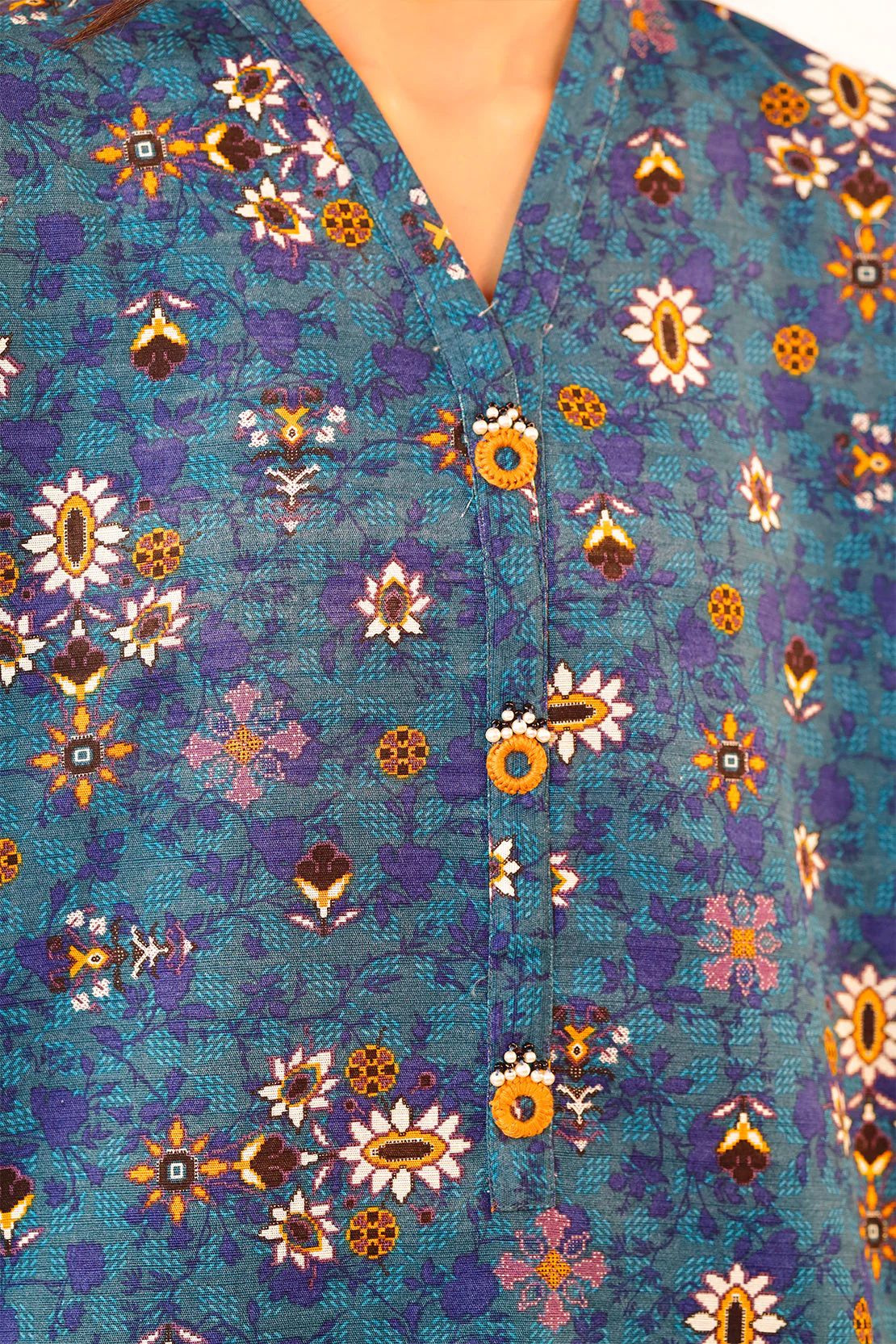Printed Khaddar Stitched 2 Piece (Shirt/Trouser) - Image 7