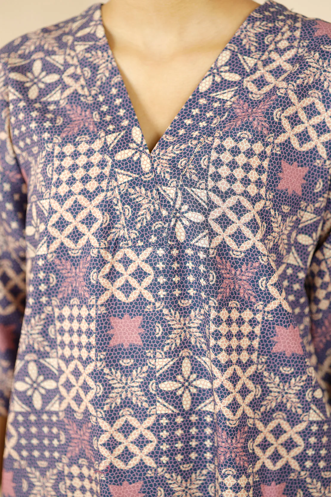 Printed Khaddar Stitched 2 Piece (Shirt/Trouser) - Image 4