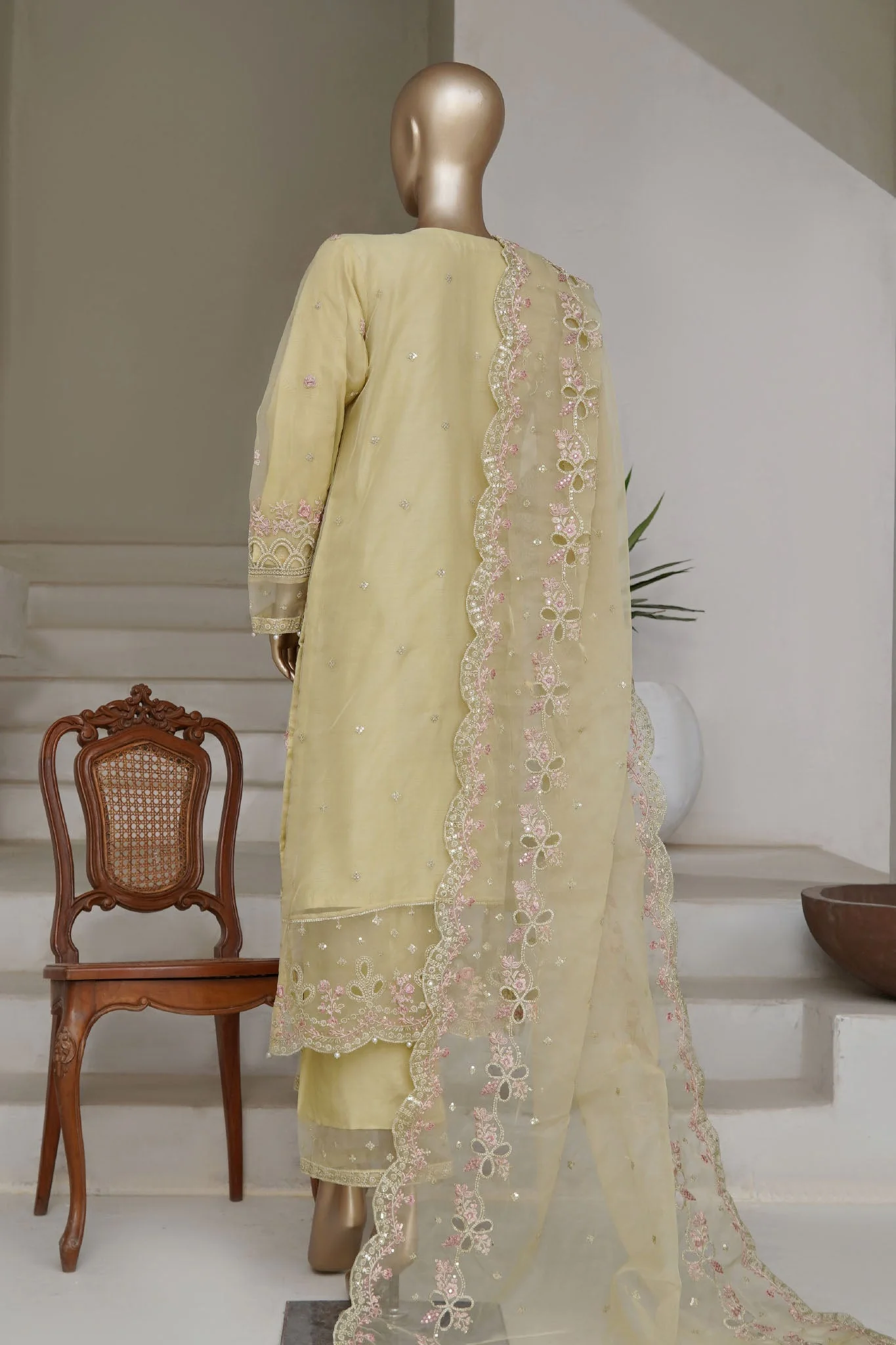 Mahpara by Sada Bahar Stitched 3 Piece Festive Formals Vol-17 Collection'2025-3D-6-PISTA - Image 2