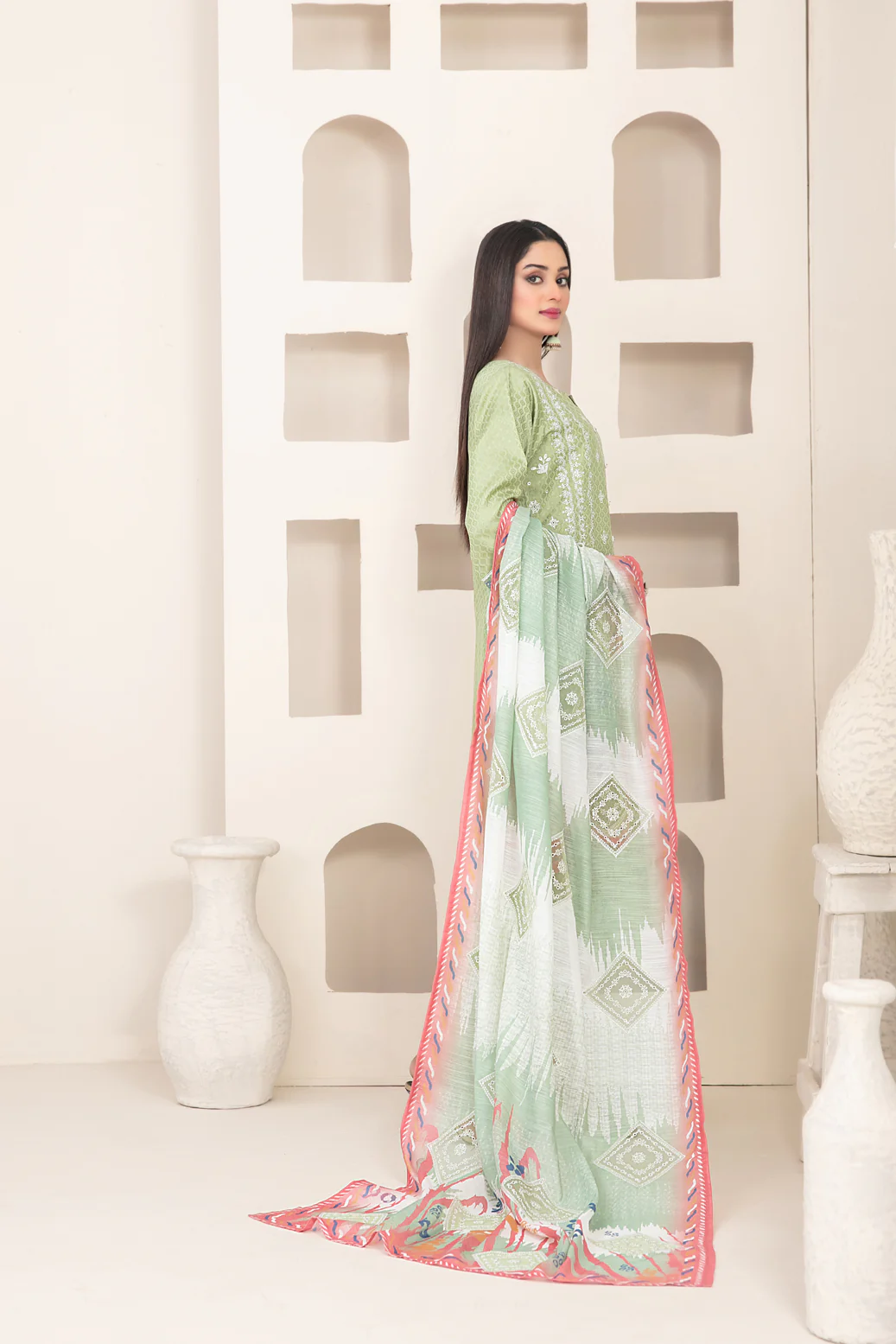 D-5476 - Junaina - Image 2