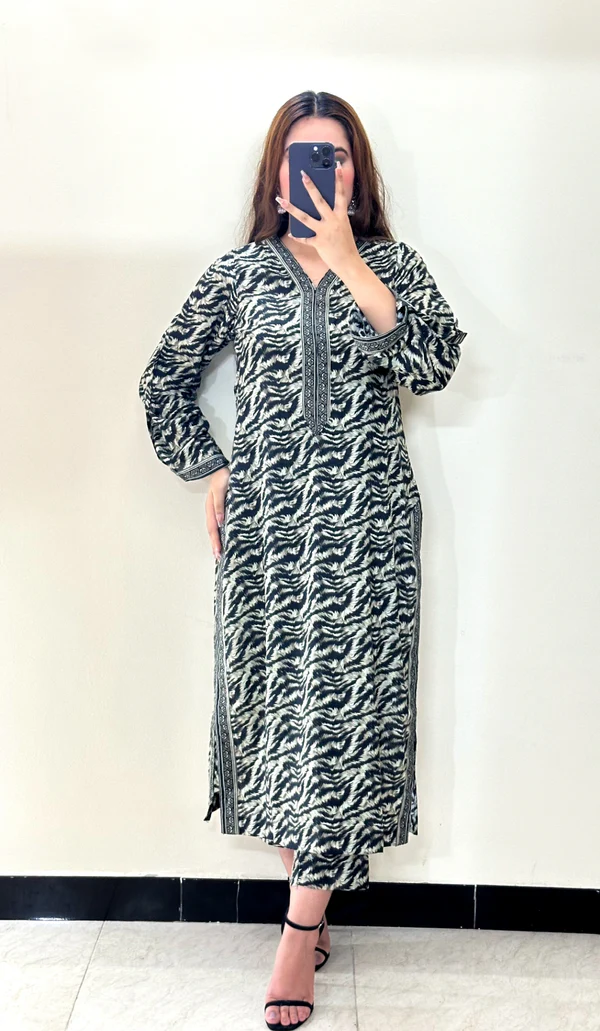 Printed Lawn 2PC - Image 3