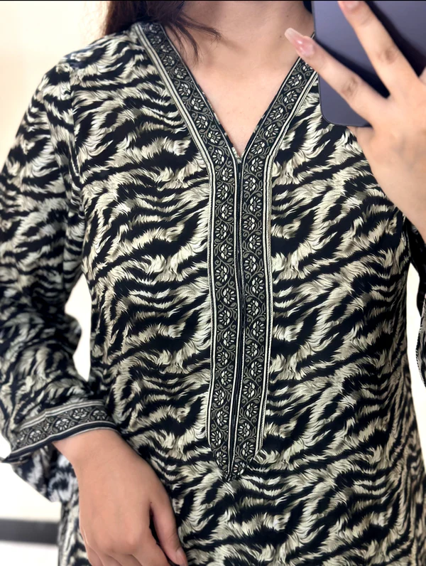 Printed Lawn 2PC - Image 4